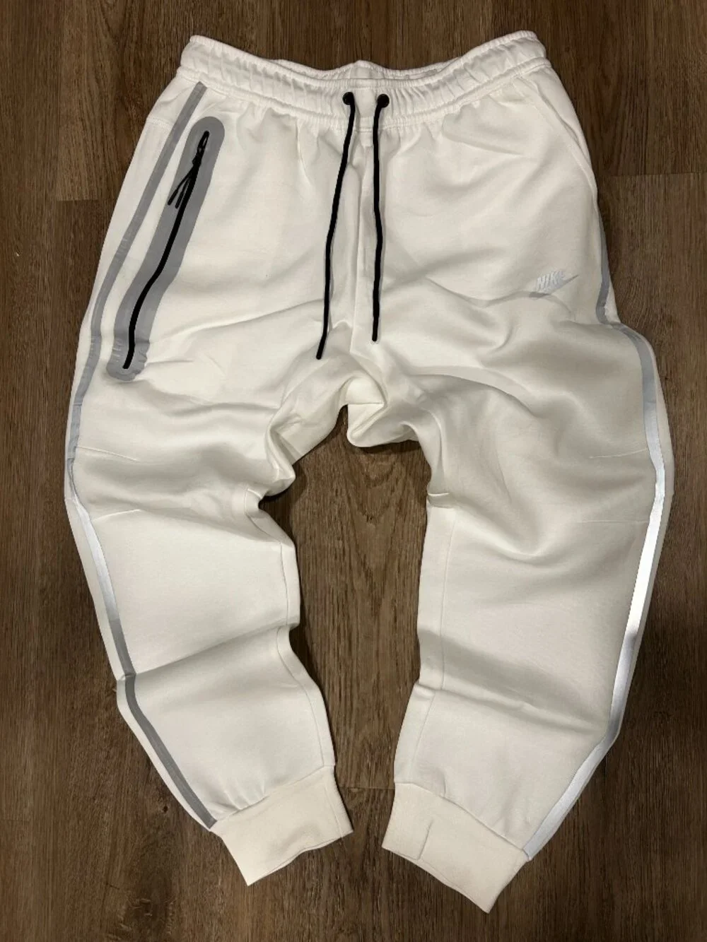 Nike Medium White tech sweatpants - Picture 4 of 5